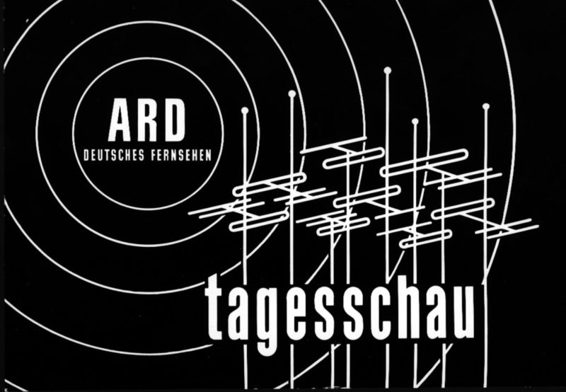Norddeutscher Rundfunk - TAGESSCHAU - Logo der Nachrichtensendung, nach Versuchssendungen ab 26.12.1952 dreimal wöchentlich von 20.00 bis 20.15 Uhr ausgestrahlt, zunächst im NWDR-Fernsehen. Ab 01.10.1956 gibt es die 20.00 Uhr Tagesschau an jedem Werktag, seit 03.09.1961 täglich. Am 03.01.1961 Spätausgabe, 04.09.1961 Vormittagsausgabe, 01.04.1963 18.10 und 19.00 Uhr-Ausgabe, 02.04.1965 Ausgabe zum Programmschluss, 01.07.1969 Mittagsausgabe, 02.01.2001 zwei Nachtausgaben.
© NDR - Honorarfrei, Verwendung nur im Zusammenhang mit der Sendung bei Nennung: Bild: NDR (S2). NDR Presse und Information/Fotoredaktion Tel. (040) 4156-2305, Fax: -2199